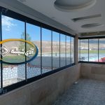 شیشه ی بالکنی